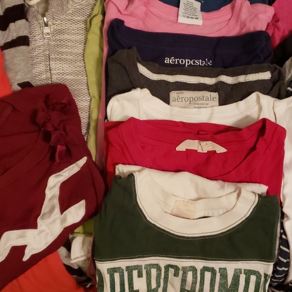 *** SOLD**XS Bundle deal!! 20 pieces of clothing!! - Picture 3 of 15